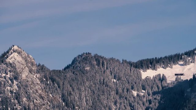 schneebedeckter Berg im Allg&auml;u (Gr&uuml;nten)