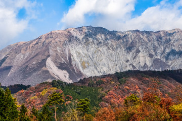 Fototapeta premium 大山、鳥取県、日本、Mt.Daisen、秋の絶景、紅葉、百名山