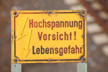 Obraz premium Schild Hochspannung