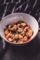 Garnelen in Chili Tapas mit Kräutern