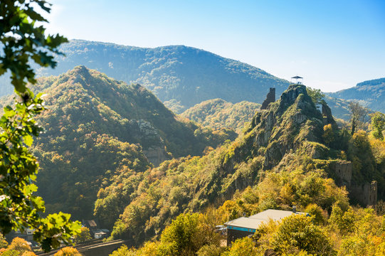 Germany, Rhineland-Palatinate, Ahr Valley, Altenahr, Are Castle in autumn