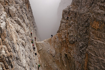 Mountaineers equipped face the 