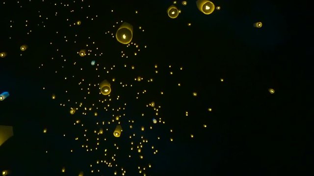 Chiang Mai, Thailand Loy Krathong Yi Peng festival, mass lantern release HD