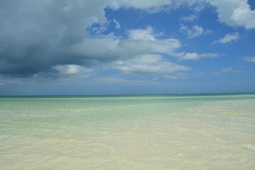 Fototapeta na wymiar Plage Isla Holbox Quintana Roo Mexique - Beach in Holbox Island Mexico