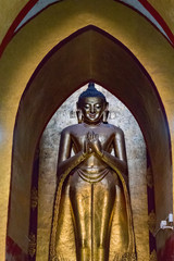 Obraz premium Goldene Buddhastatue