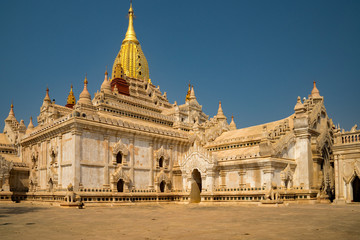Fototapeta na wymiar Tempelanlage in Bagan