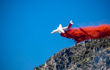 Slurry bomber fights wildfires.  Aerial Firefighting in Utah