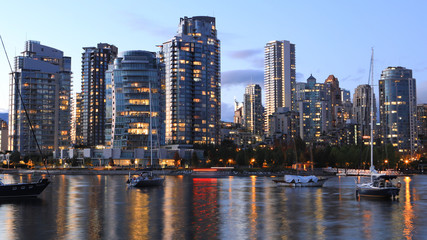 Fototapeta na wymiar Sunset of the Vancouver, Canada skyline