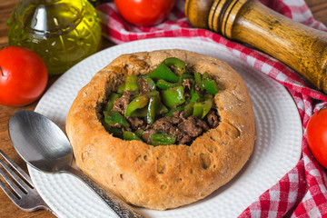 Green pepper fried beef bread