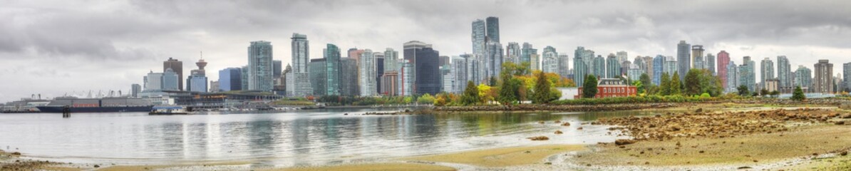 Obraz premium Panorama of the Vancouver skyline