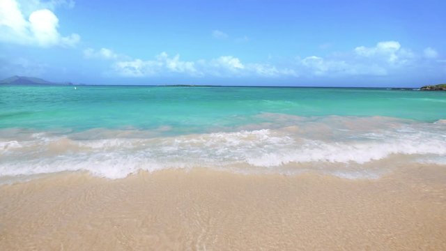 Beach and ocean waves in Hawaii in 4k slow motion 60fps