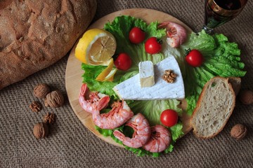 Shrimps and brie cheese