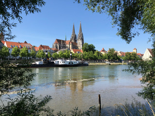 St Peter Cathedral and the Danube river
