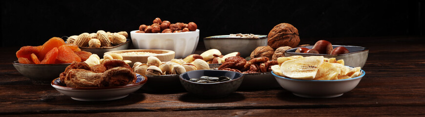 Composition with dried fruits and assorted healthy nuts