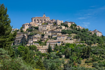 Fototapeta na wymiar Gordes - a beautilfull hilltop village. View on Gordes, a small picturesque village in Provence, Luberon, Vaucluse, France