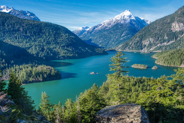 Fototapeta na wymiar Diablo Lake is a reservoir in the North Cascade Mountains of northern Washington.