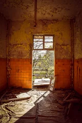 Papier Peint photo autocollant Ancien hôpital Beelitz Chambre d& 39 hôpital abandonnée avec vue