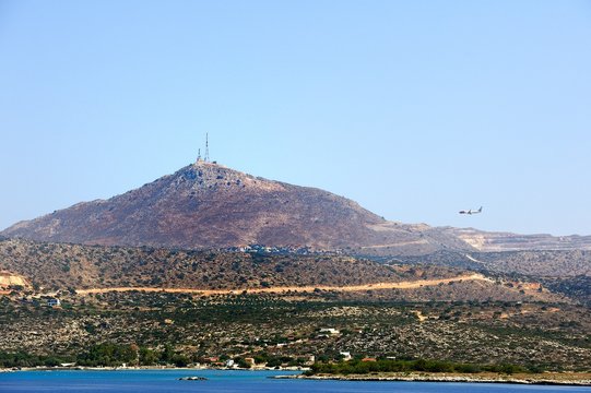 Communication mast and the aeroplane