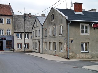 Fototapeta na wymiar Häuserzeile in Mühlhausen in Polen