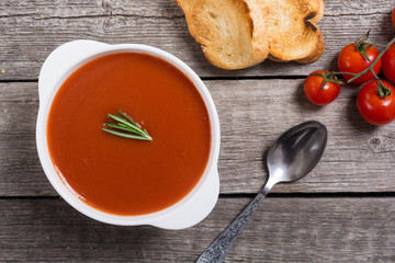 Fresh tomato cream soup in bowl