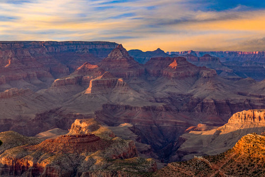 fantastic view into the grand canyon from mathers point