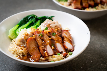 egg noodle with red roasted pork and wonton