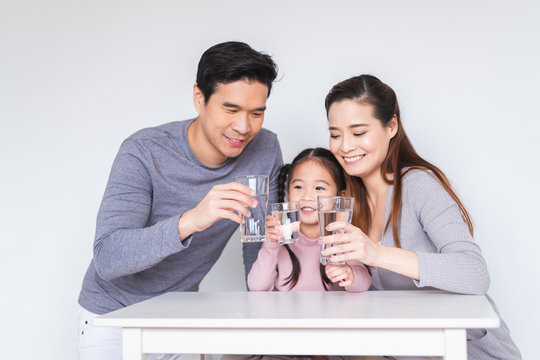 57,085 BEST Drink Water Asian IMAGES, STOCK PHOTOS & VECTORS | Adobe Stock