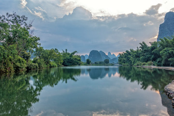 Fototapeta na wymiar The beautiful Yulong river