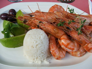 shrimps/prawns on a plate