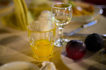 glass of white wine and grapes