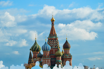 Fototapeta na wymiar St. basils cathedral on red square in moscow