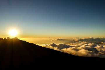 Fototapeta na wymiar the sunset at the top of the Haleakala, MAUI, HAWAII