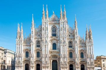 Fototapeta premium Duomo gothic cathedral on square in Milan, Italy
