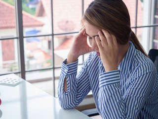 doctor giving a consultation to a patient in hospital
