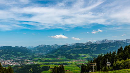 Blick vom Imberger Horn nach Hindelang und Oberjoch Allgäu Deutschland