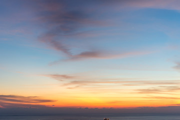 Fototapeta premium beautiful sunset over the sea