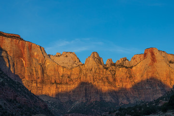 Fototapeta premium Scenic Zion National Park Utah o wschodzie słońca