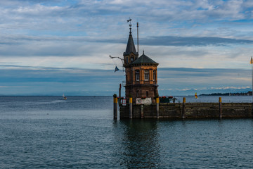 Hafeneinfahrt Konstanz mit alten Hafen-Turm, Konstanz, Baden-Württemberg, Deutschland
