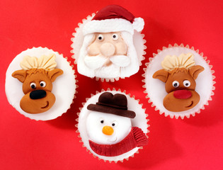 CHRISTMAS CUPCAKES OR FAIRY CAKES