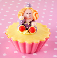 CHARACTER CUPCAKE