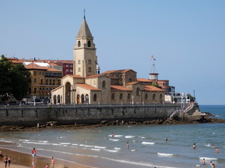 La iglesia de San Pedro Apóstol Mayor es un templo católico ubicado en la ciudad de Gijón...
