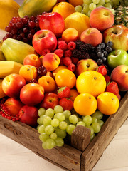 BOX OF FRESH MIXED FRUIT