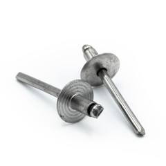 Ensemble de rivets de fixation