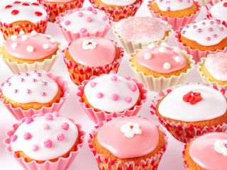 PINK AND WHITE CUPCAKES OR FAIRY CAKES