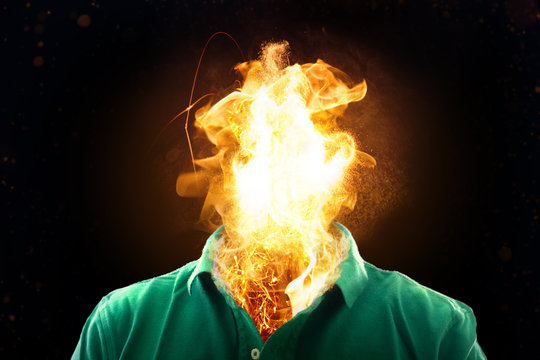 Kopf brennt vor Belastung, Mann mit burn out Syndrom