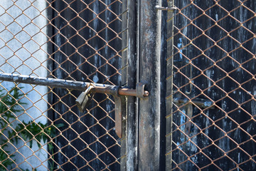 the door from the lattice the lattice is locked, close-up