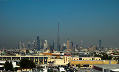 Fototapeta na wymiar Dubai skyline view