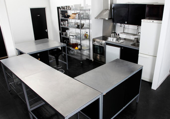STAINLESS STEEL KITCHEN