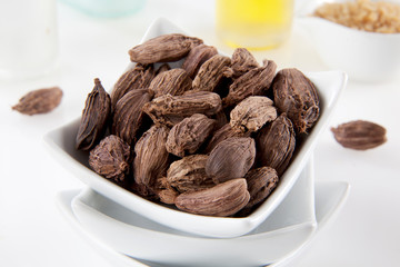 BLACK CARDAMOM PODS