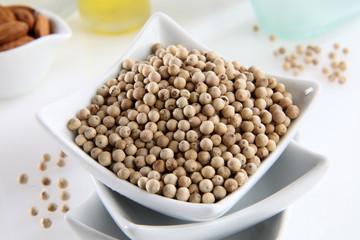 WHITE PEPPERCORNS